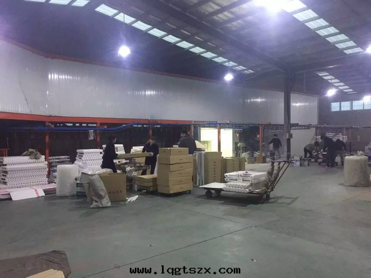 噴塗車間(jiān) 太諾散(sàn)热(rè)器