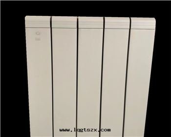 甘肅太諾铜(tóng)鋁(lǚ)複合暖气(qì)片-圆(yuán)弧平面(miàn)铜(tóng)鋁(lǚ)複合80*80